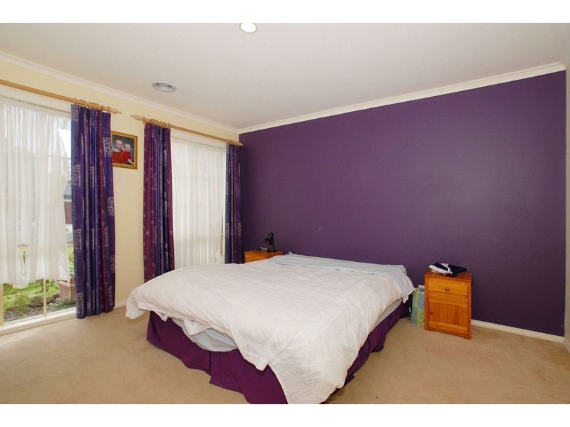 11 Veronica Drive, Skye VIC 3977