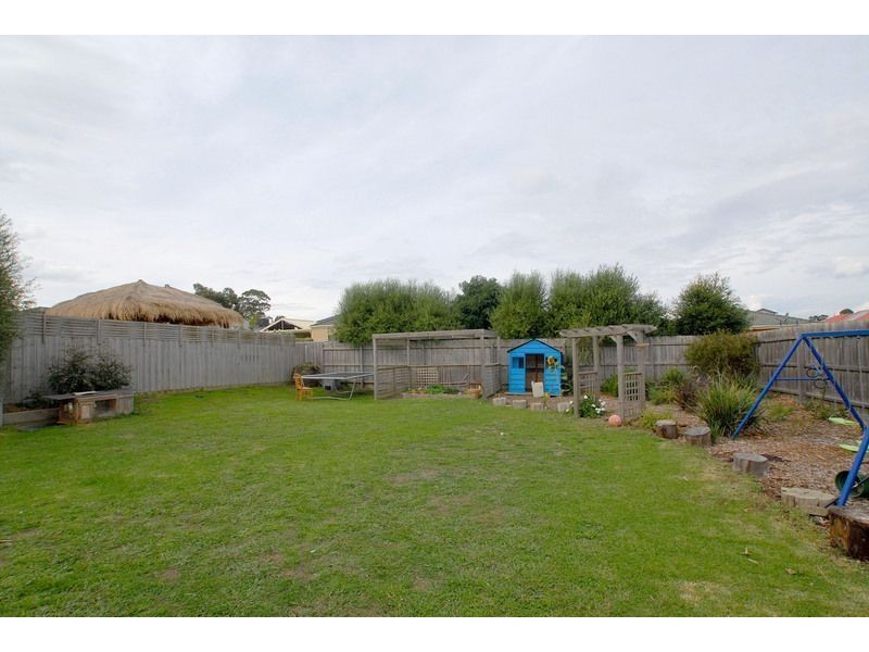 11 Veronica Drive, Skye VIC 3977