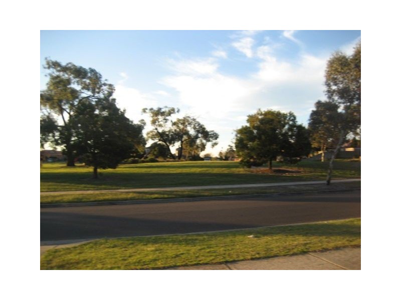 22 Heysen Drive, Skye VIC 3977