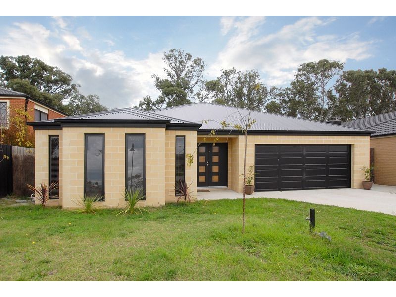 33 Balinga Drive, Skye VIC 3977