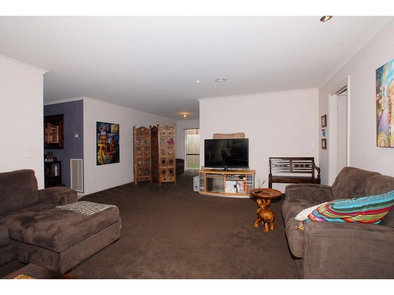 33 Balinga Drive, Skye VIC 3977