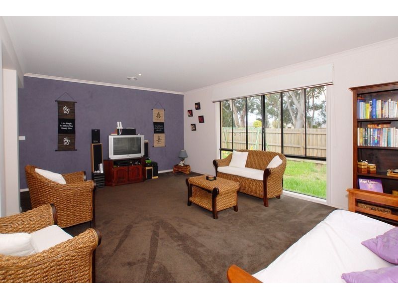 33 Balinga Drive, Skye VIC 3977