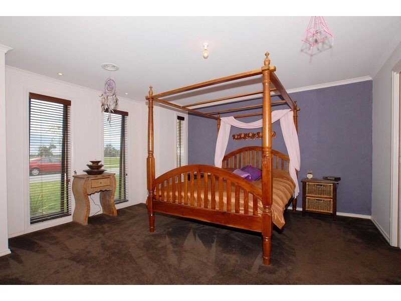 33 Balinga Drive, Skye VIC 3977