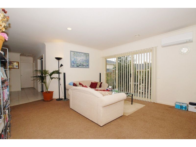 33/55 McClelland Drive, Skye VIC 3977