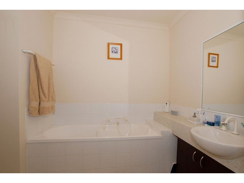 33/55 McClelland Drive, Skye VIC 3977