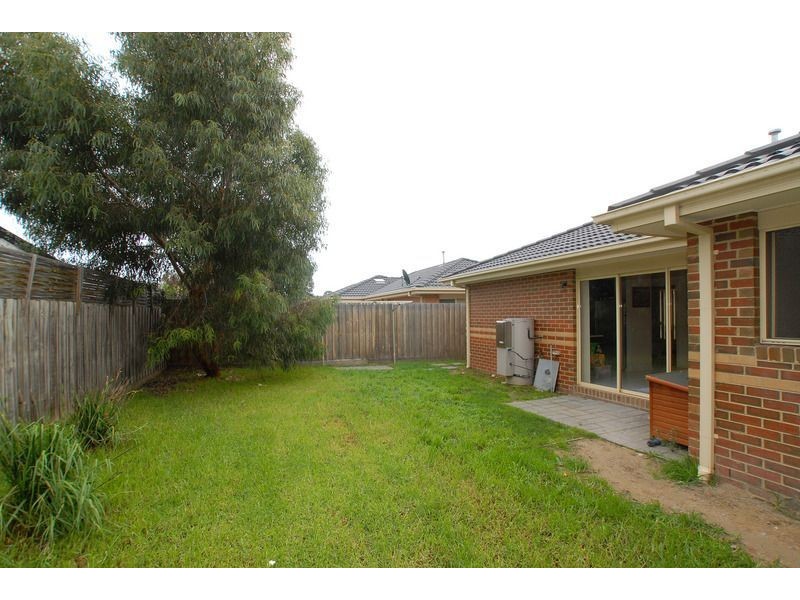 33/55 McClelland Drive, Skye VIC 3977