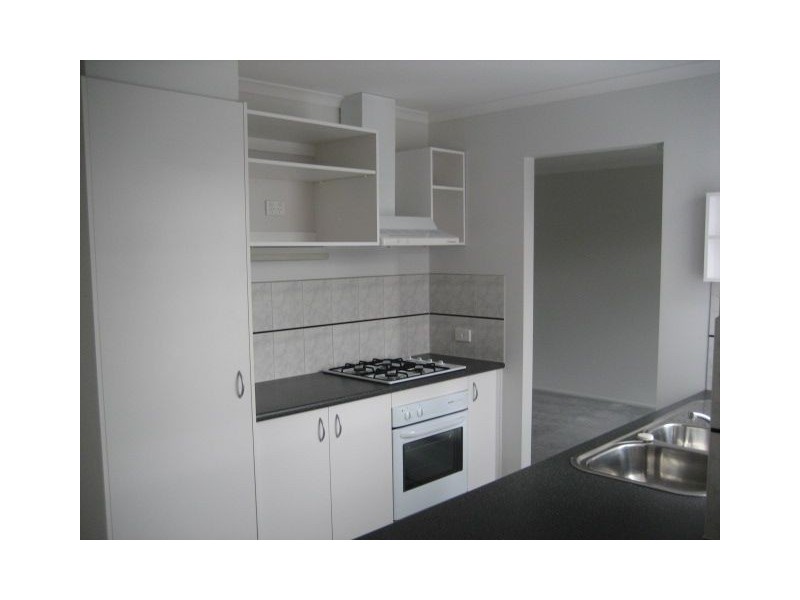 2 St Peters Close, Carrum Downs VIC 3201