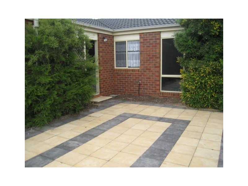 2 St Peters Close, Carrum Downs VIC 3201