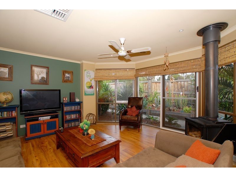 74 Darnley Drive, Skye VIC 3977