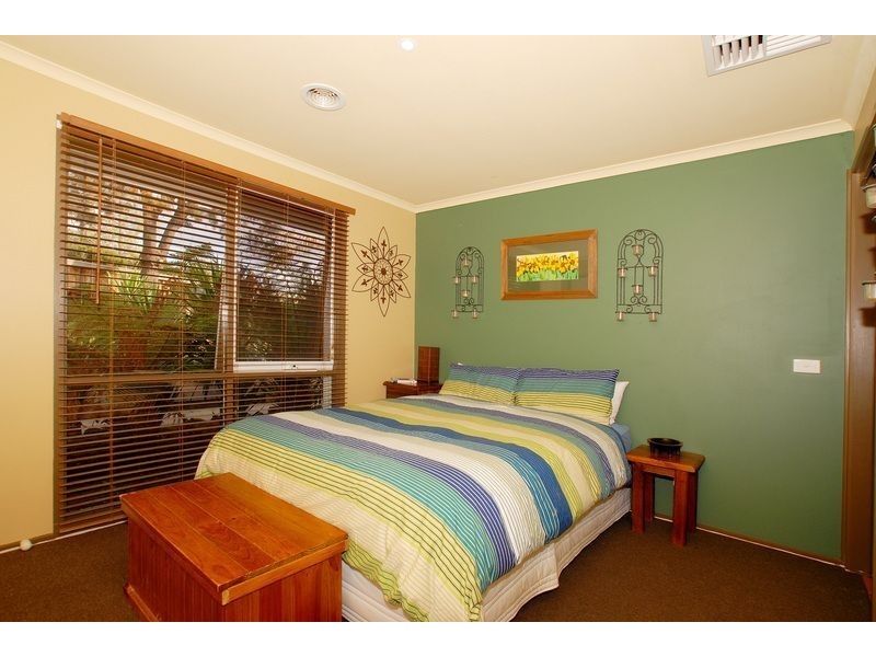 74 Darnley Drive, Skye VIC 3977