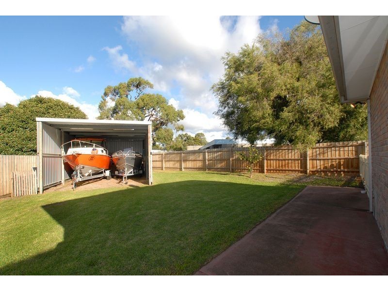 4 Banyan Close, Carrum Downs VIC 3201