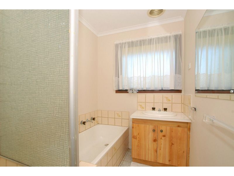 40 Lyrebird Drive, Carrum Downs VIC 3201