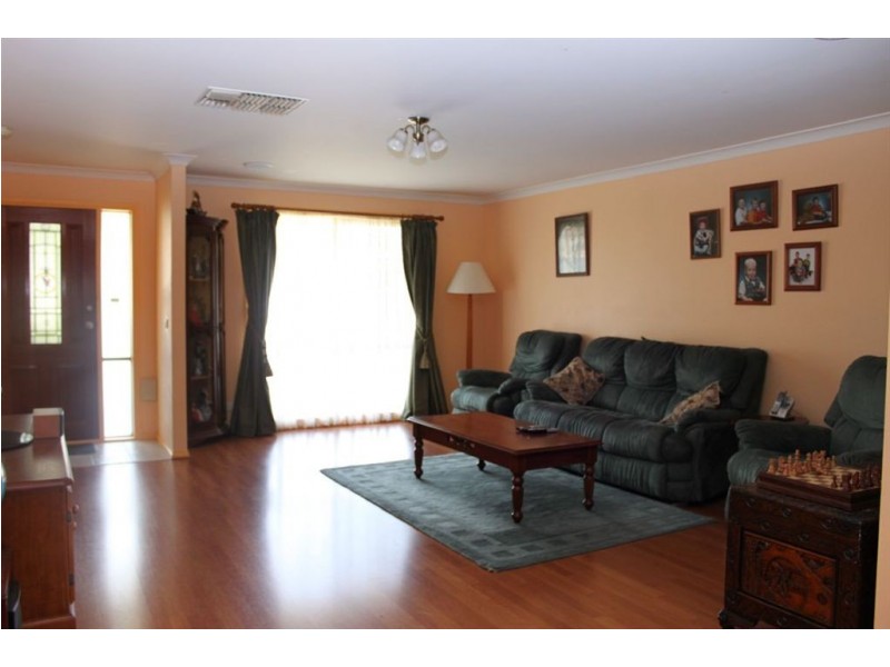 43 Oberon Drive, Carrum Downs VIC 3201