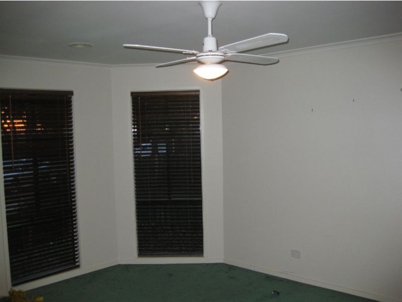 3 Dampier Close, Skye VIC 3977