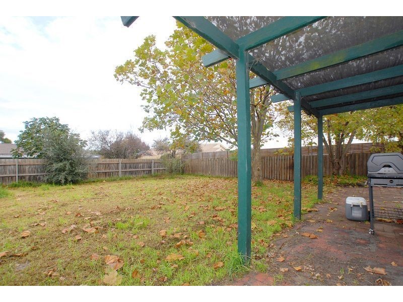 16 Allied Drive, Carrum Downs VIC 3201