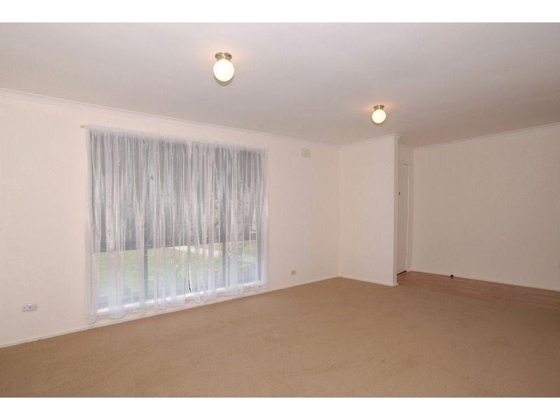 18 Whimbrel Crescent, Carrum Downs VIC 3201