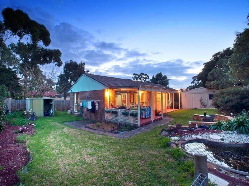 8 Zebrafinch Court, Carrum Downs VIC 3201