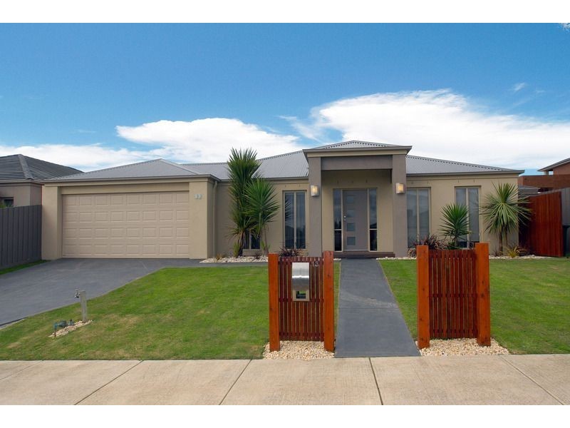 13 Emerald Rise, Skye VIC 3977