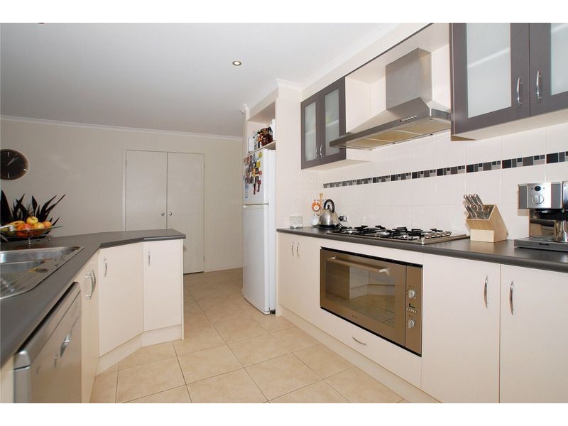 13 Emerald Rise, Skye VIC 3977