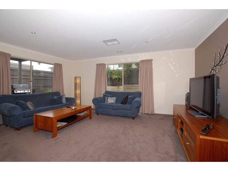 13 Emerald Rise, Skye VIC 3977