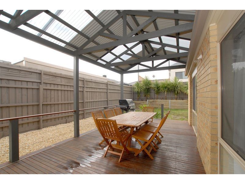 13 Emerald Rise, Skye VIC 3977