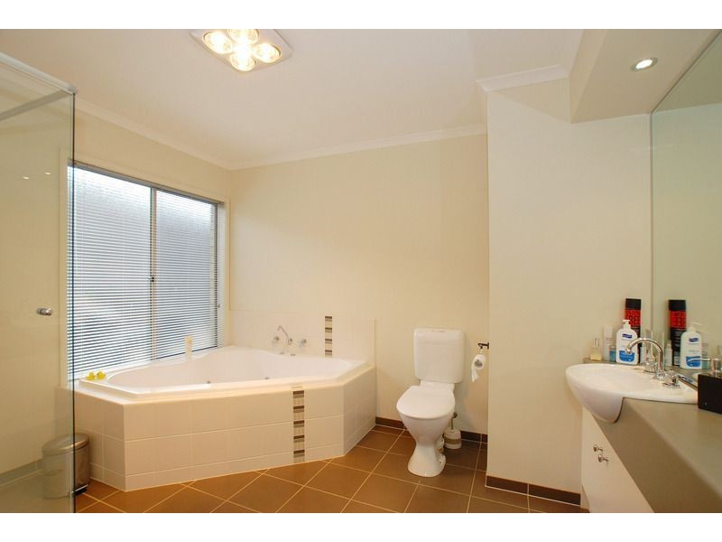13 Emerald Rise, Skye VIC 3977