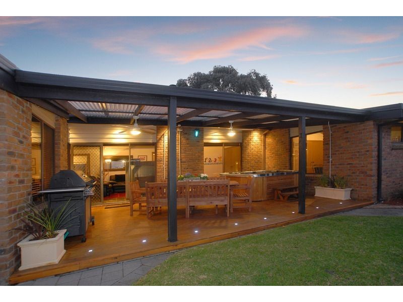 3 Curlew Court, Carrum Downs VIC 3201