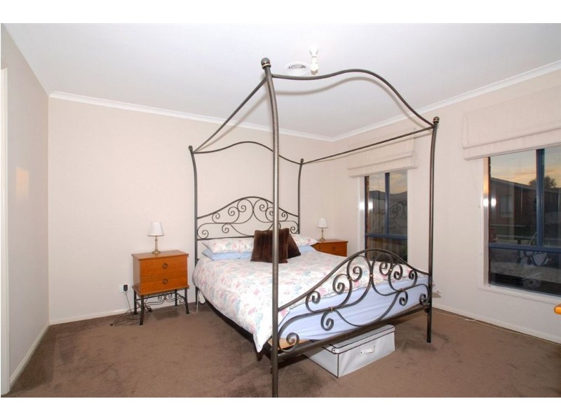 11 Esta Court, Carrum Downs VIC 3201