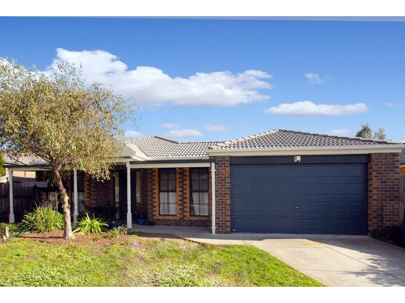 21 Chardonnay Drive, Skye VIC 3977