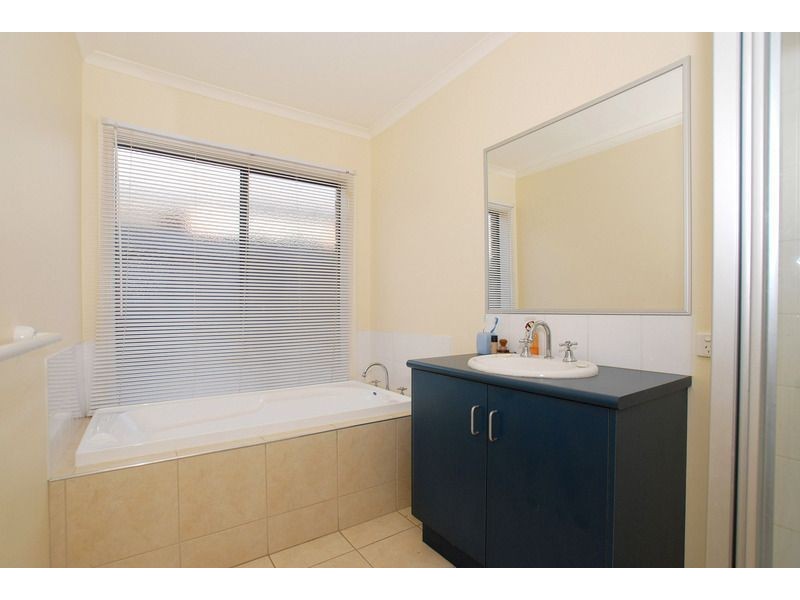 21 Chardonnay Drive, Skye VIC 3977