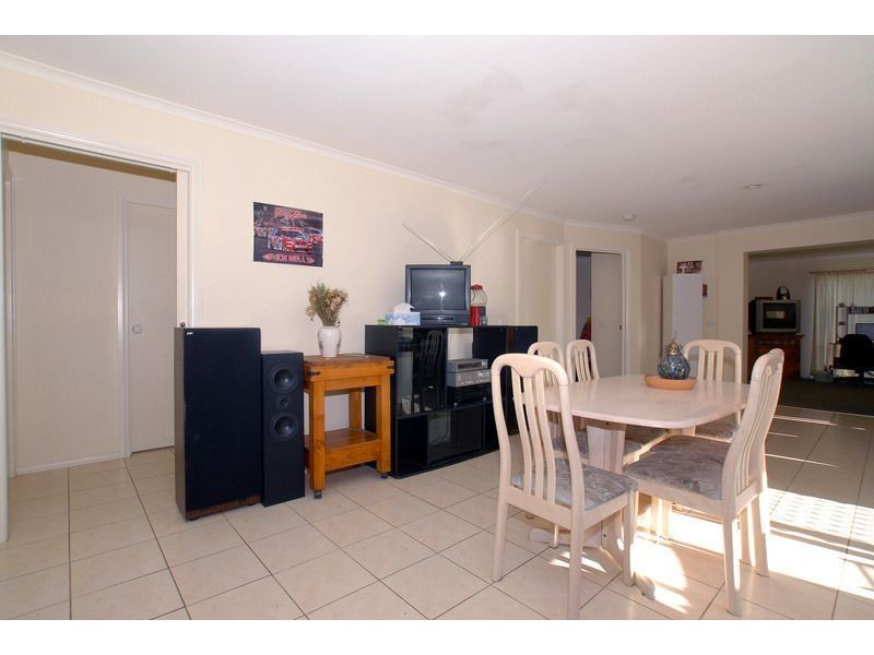 21 Chardonnay Drive, Skye VIC 3977