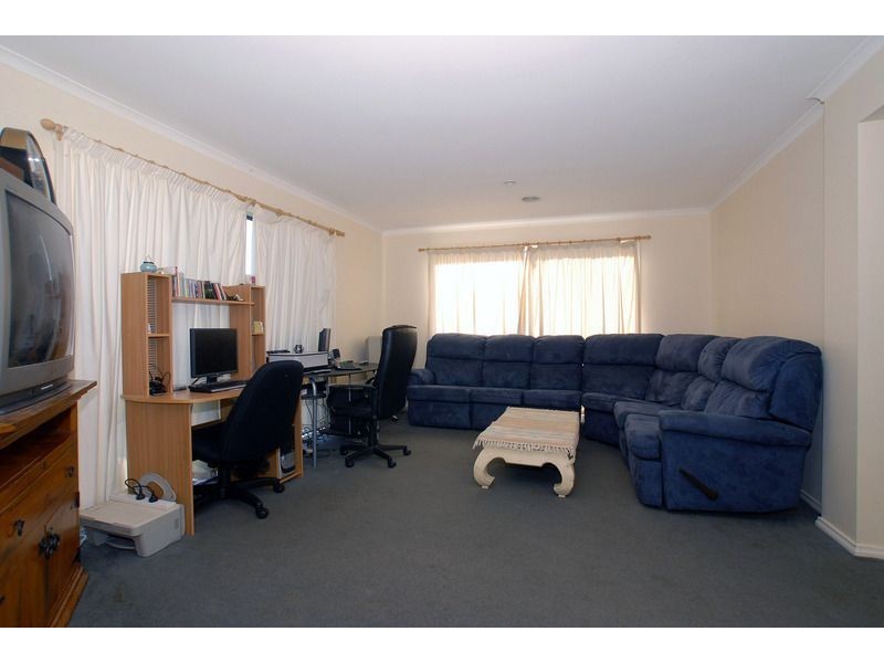 21 Chardonnay Drive, Skye VIC 3977