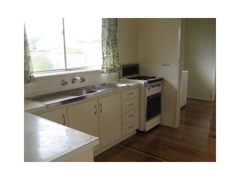 4 Bruce Street, Seaford VIC 3198