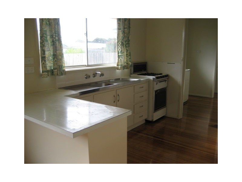 4 Bruce Street, Seaford VIC 3198