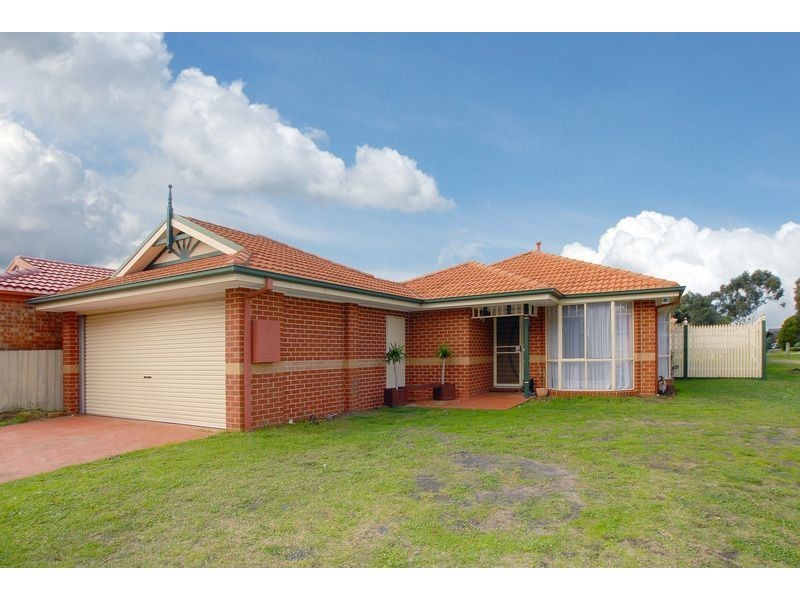 15 Market Court, Skye VIC 3977