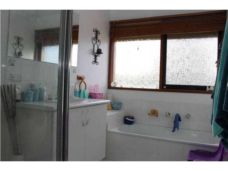 31 Sandfield Drive, Carrum Downs VIC 3201