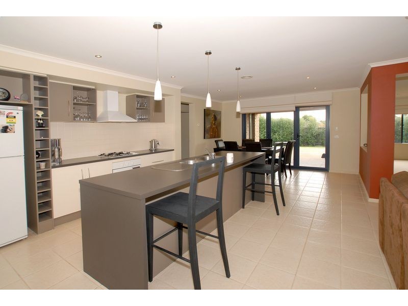 3 Manchester Drive, Skye VIC 3977