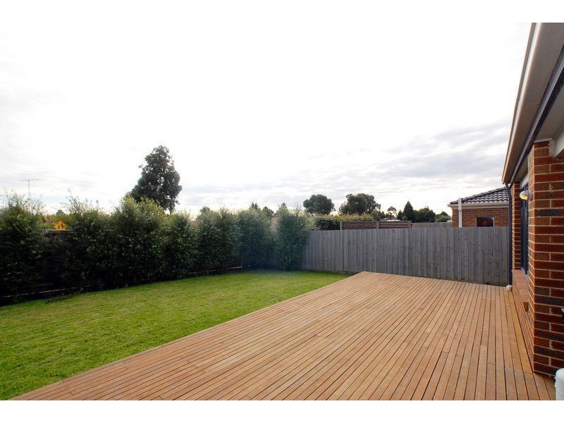 3 Manchester Drive, Skye VIC 3977