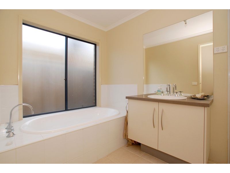 3 Manchester Drive, Skye VIC 3977