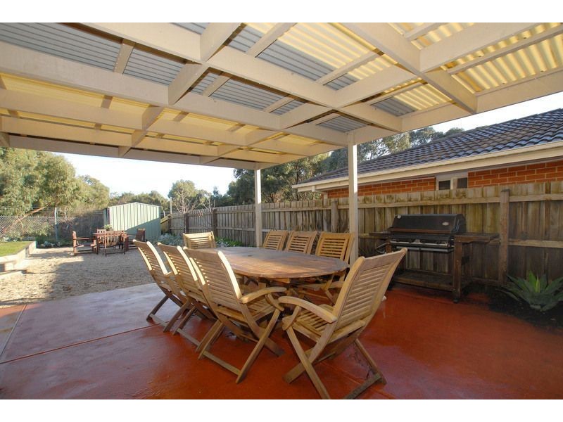 17 Hutchins Way, Skye VIC 3977