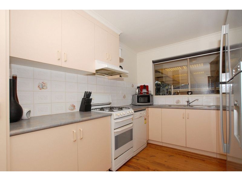 17 Hutchins Way, Skye VIC 3977