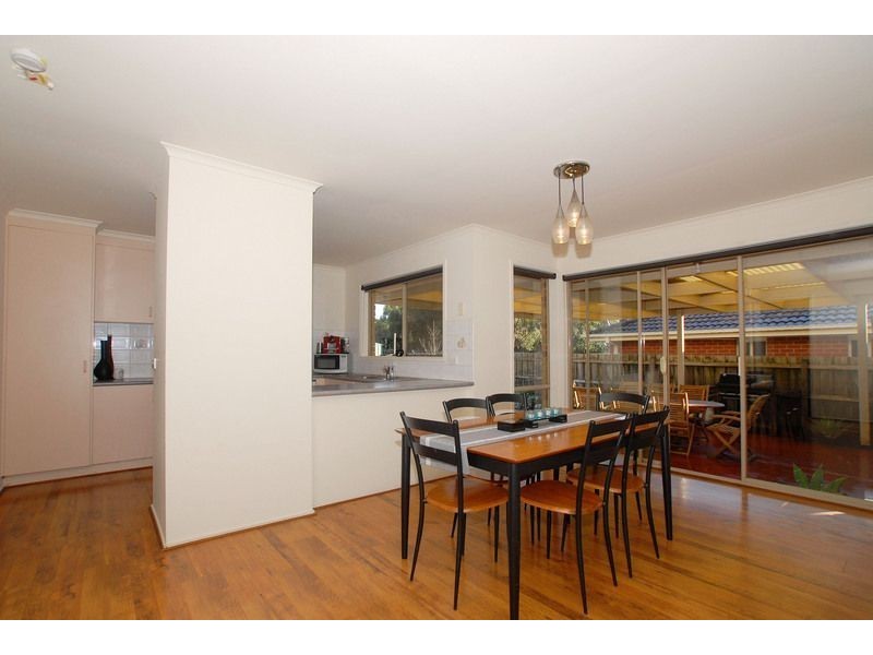 17 Hutchins Way, Skye VIC 3977