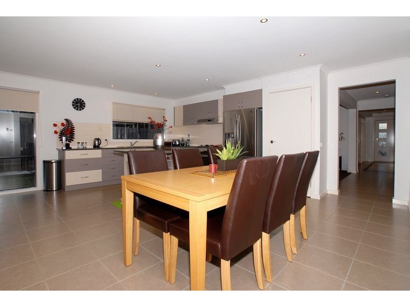 24 Scarlett Avenue, Carrum Downs VIC 3201