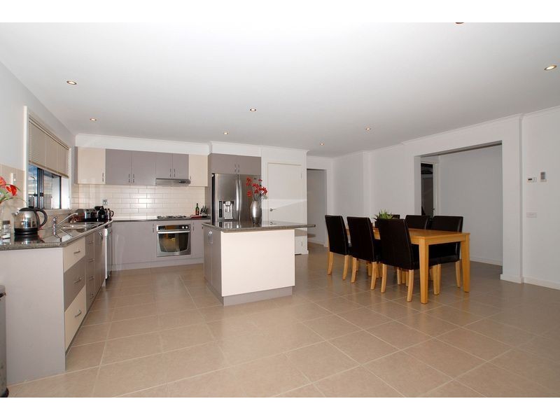 24 Scarlett Avenue, Carrum Downs VIC 3201