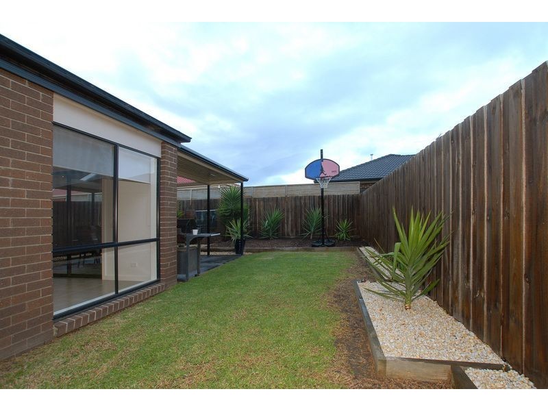 24 Scarlett Avenue, Carrum Downs VIC 3201