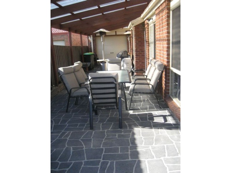 14 Edinburg Drive, Skye VIC 3977