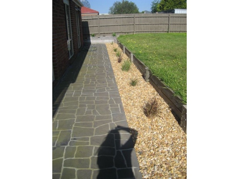 14 Edinburg Drive, Skye VIC 3977