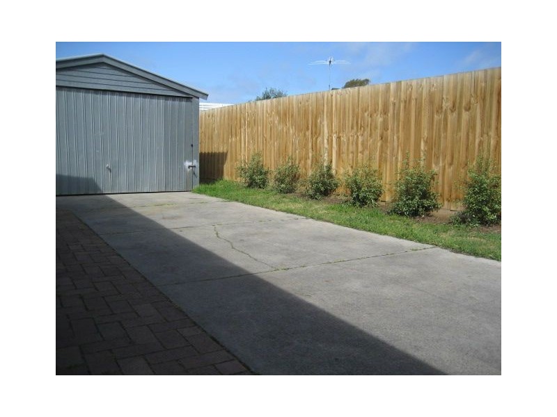 17 Whitby Way, Seaford VIC 3198