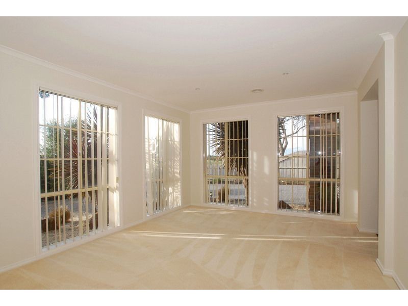 10 Balinga Drive, Skye VIC 3977