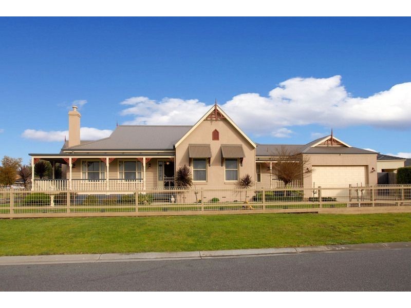 7 Balinga Drive, Skye VIC 3977